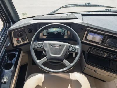 2021 Newmar VENTANA — rear three-quarter view