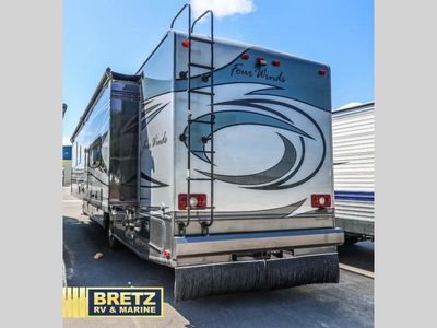 2016 Thor Motor Coach Four Winds Super C — interior view