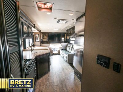 2016 Thor Motor Coach Four Winds Super C — photo 23 view