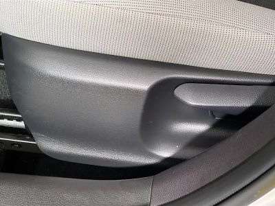 2025 Toyota Corolla — photo 13 view