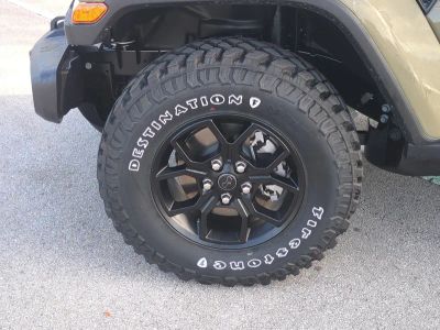 2026 Jeep Gladiator — photo 11 view