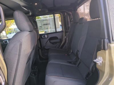2026 Jeep Gladiator — photo 14 view