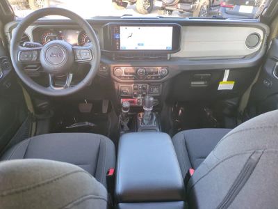 2026 Jeep Gladiator — photo 15 view