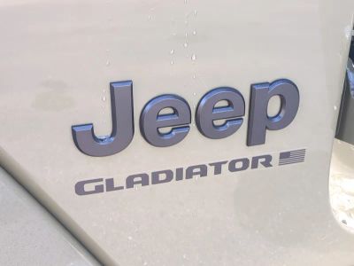 2026 Jeep Gladiator — photo 22 view