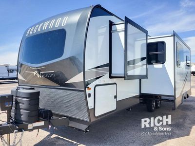 2025 Forest River Rockwood Ultra Lite - Photo 2