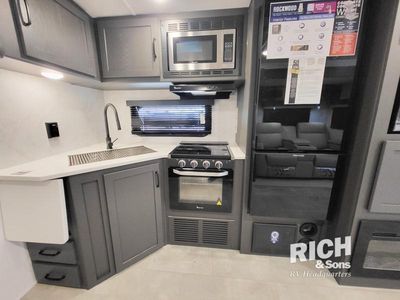 2025 Forest River Rockwood Ultra Lite - Photo 11