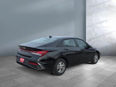 2026 Hyundai Elantra - Photo 6