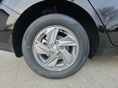 2026 Hyundai Elantra - Photo 16