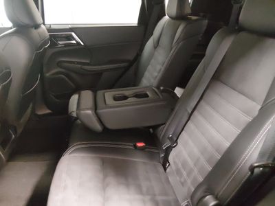 2024 Mitsubishi Outlander - Photo 26