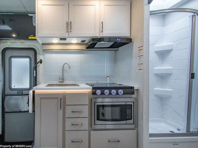 2026 Thor Motor Coach Quantum Sprinter - Photo 13