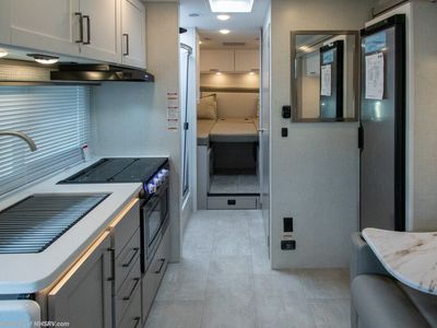 2026 Thor Motor Coach Quantum Sprinter - Photo 8