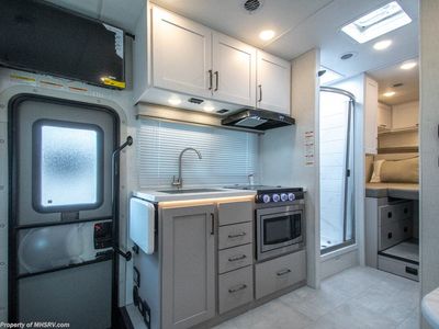 2026 Thor Motor Coach Quantum Sprinter - Photo 12