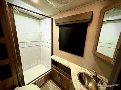 2022 Grand Design Imagine - Photo 16