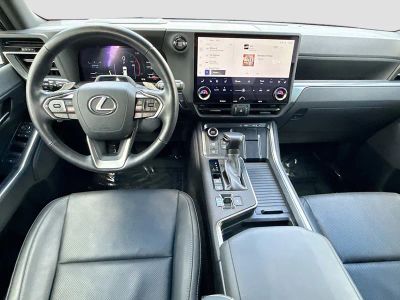 2024 Lexus GX — photo 16 view