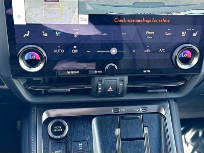 2024 Lexus GX — photo 34 view