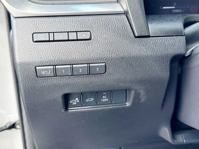 2024 Lexus GX — photo 37 view