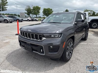2025 Jeep Grand Cherokee — photo 12 view