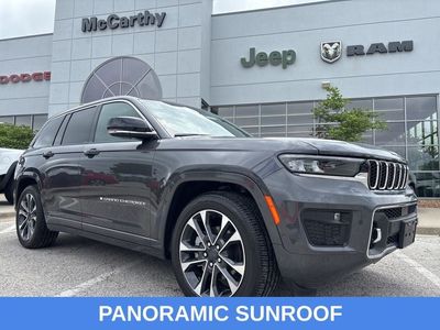 2025 Jeep Grand Cherokee WLJS74 — front three-quarter view