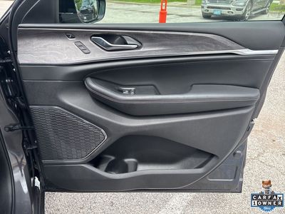 2025 Jeep Grand Cherokee — photo 51 view