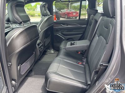 2025 Jeep Grand Cherokee — photo 41 view