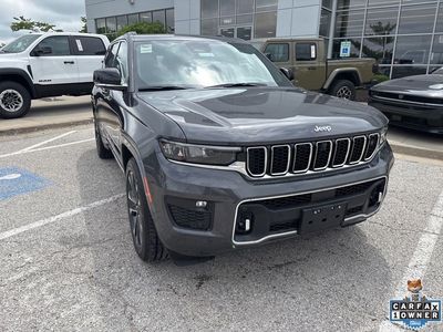 2025 Jeep Grand Cherokee — photo 8 view