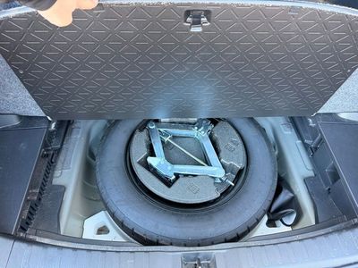 2023 Toyota RAV4 XLE - Photo 38