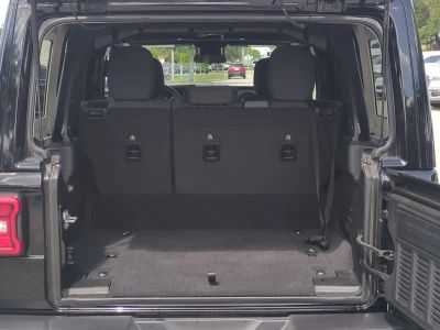 2025 Jeep Wrangler — photo 13 view