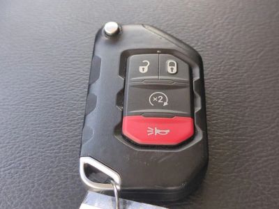 2025 Jeep Wrangler — photo 30 view