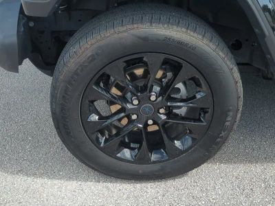 2025 Jeep Wrangler — photo 11 view