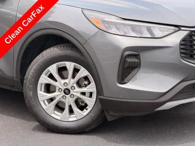 2025 Ford Escape — detail view