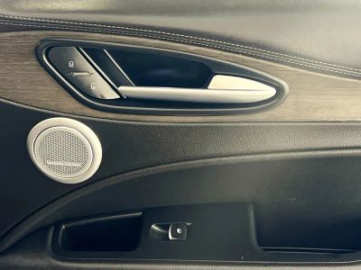 2023 Alfa Romeo Stelvio — photo 25 view