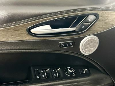 2023 Alfa Romeo Stelvio — photo 11 view