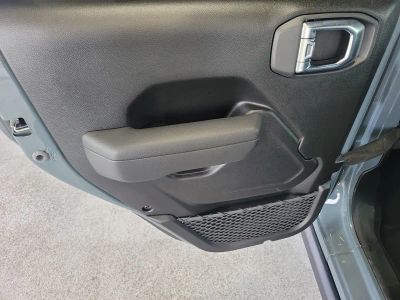 2026 Jeep Wrangler — photo 13 view
