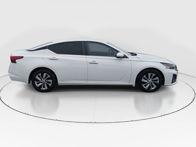 2023 Nissan Altima - Photo 8