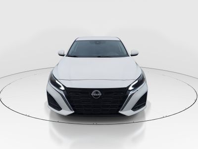 2023 Nissan Altima - Photo 2