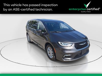 2023 Chrysler Pacifica Touring L FWD — front three-quarter view