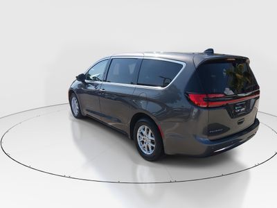 2023 Chrysler Pacifica — detail view