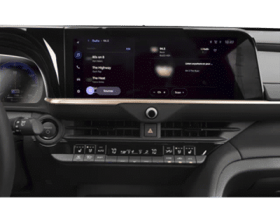 2026 Toyota Crown Signia — photo 7 view