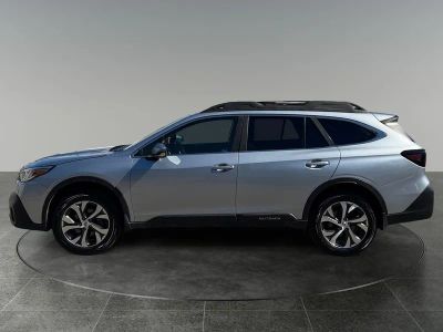2020 Subaru Outback — detail view