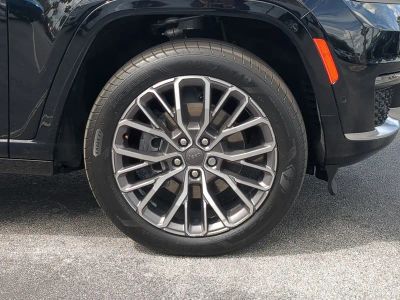 2023 Jeep Grand Cherokee L — photo 11 view
