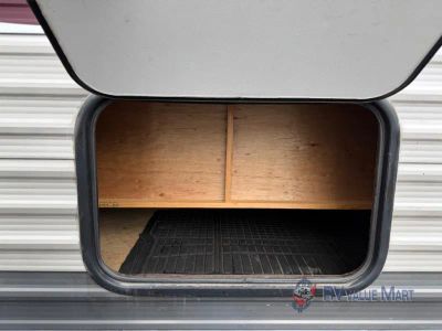 2015 Forest River RV Cherokee Grey Wolf — engine compartment view