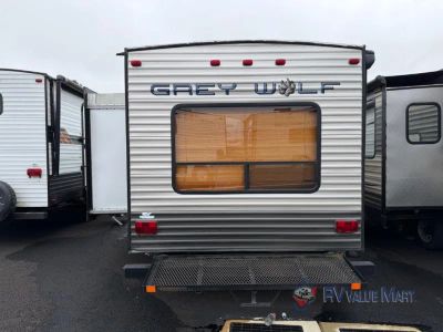 2015 Forest River RV Cherokee Grey Wolf — detail view