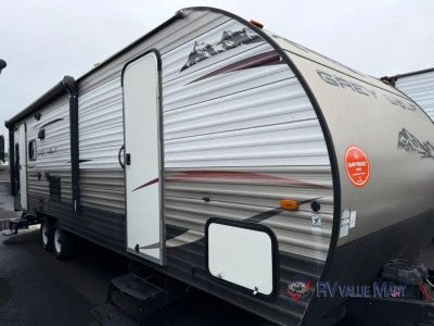 2015 Forest River RV Cherokee Grey Wolf — front three-quarter view