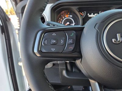 2026 Jeep Wrangler — photo 18 view