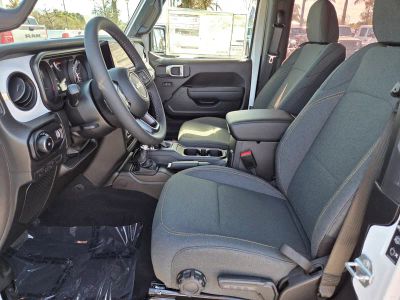 2026 Jeep Wrangler — photo 13 view