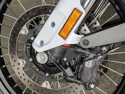 2022 Husqvarna Norden 901 - Photo 8