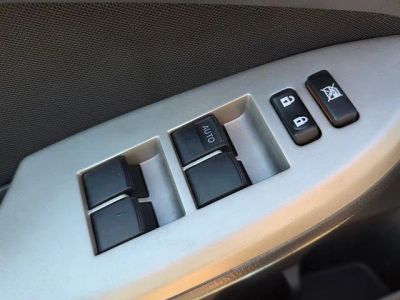 2012 Toyota Corolla — photo 32 view