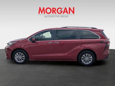 2022 Toyota Sienna — photo 8 view