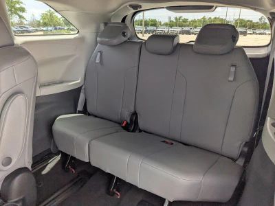 2022 Toyota Sienna — photo 16 view