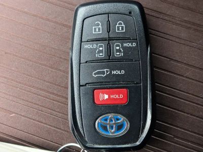 2022 Toyota Sienna — photo 40 view